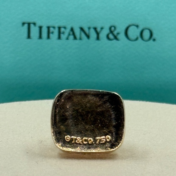 Tiffany & Co. 18k gold wedding cake charm pendant (rare) - Picture 5 of 12